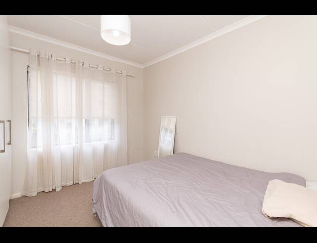 2 BEDROOM APARTMENT FOR SALE IN BURGUNDY ESTATE